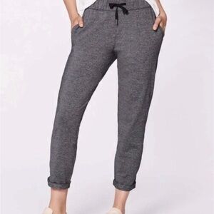 Lululemon On The Fly Pant Womens Size 4 Heathered Black 26" Full On Luxtreme